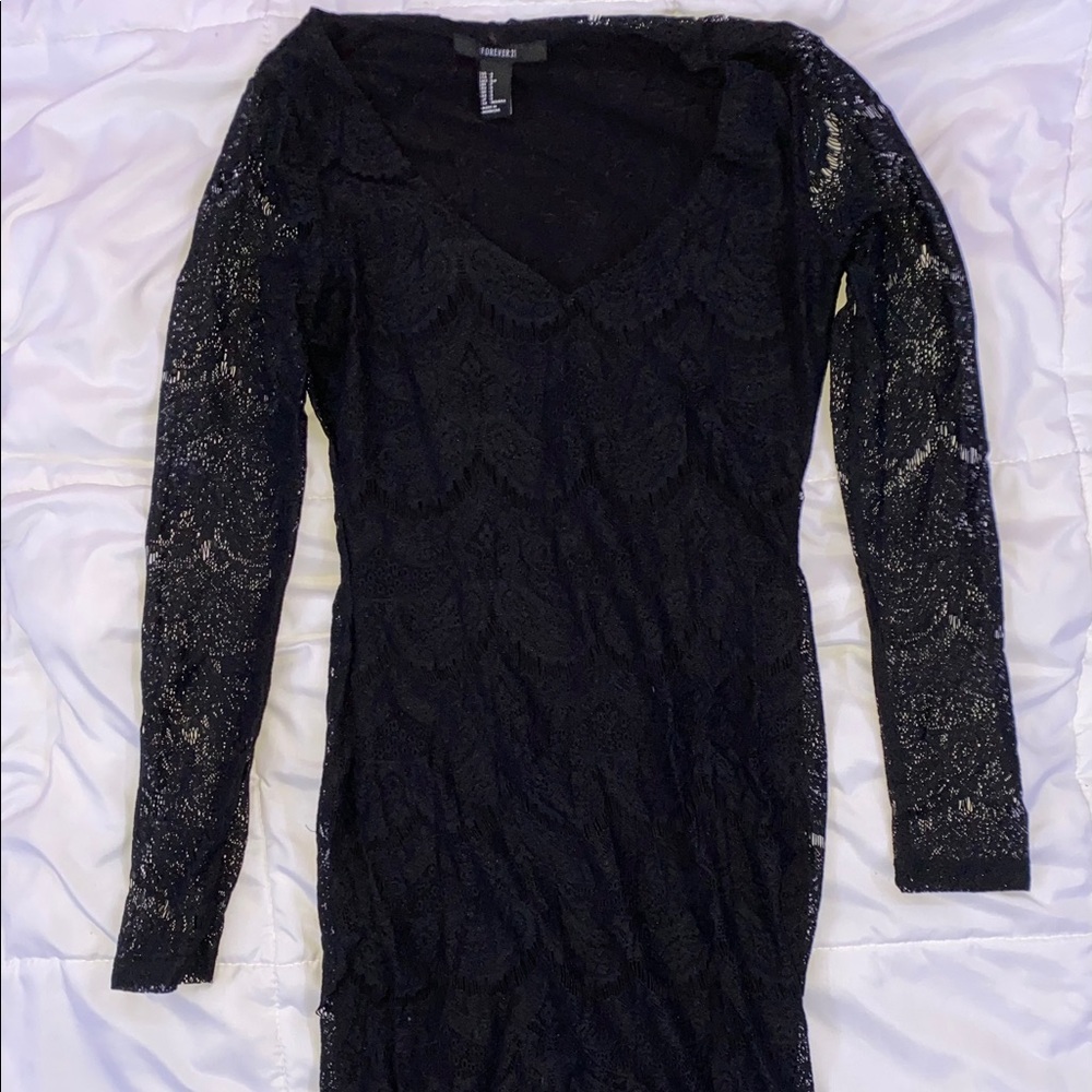 black lace longsleeve dress